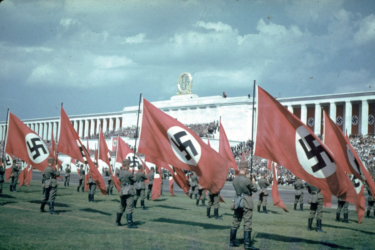 Presentación del libro "Derecho degenerado. Teoría jurídica y juristas de cámara en el Tercer Reich". 256