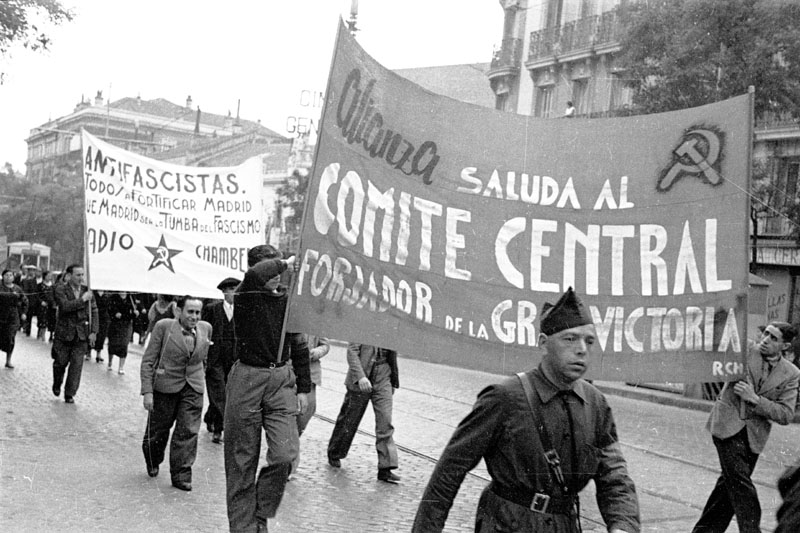 Presentación del libro " España la revolución pendiente (1808-2016)".. 228