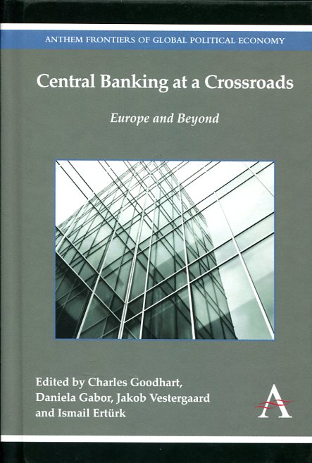 Central banking at a crossroads. 9781783083046