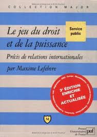 Le jeu du Droit et de la puissance